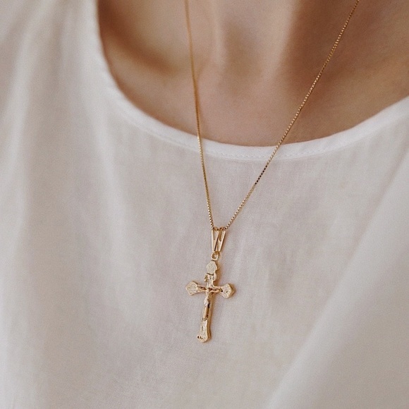 Crucifix Necklace | 18k Gold Filled - Picture 3 of 9